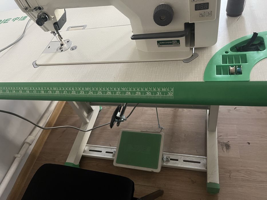 Zoje tikuv mashinasi