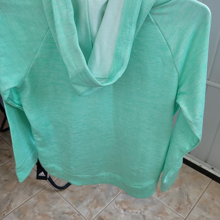 Суичър на адидас