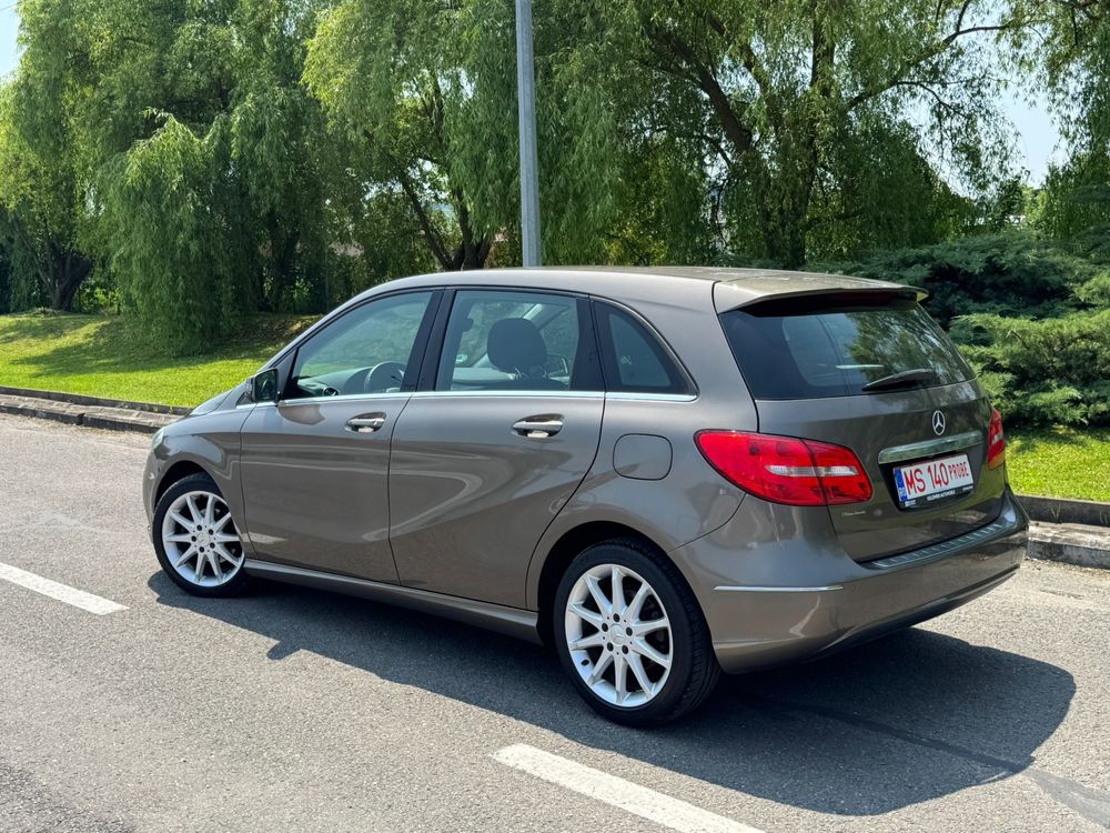 Mercedes-Benz~B class~2014~1.5 cdi~110 cp~Navigatie~Rata