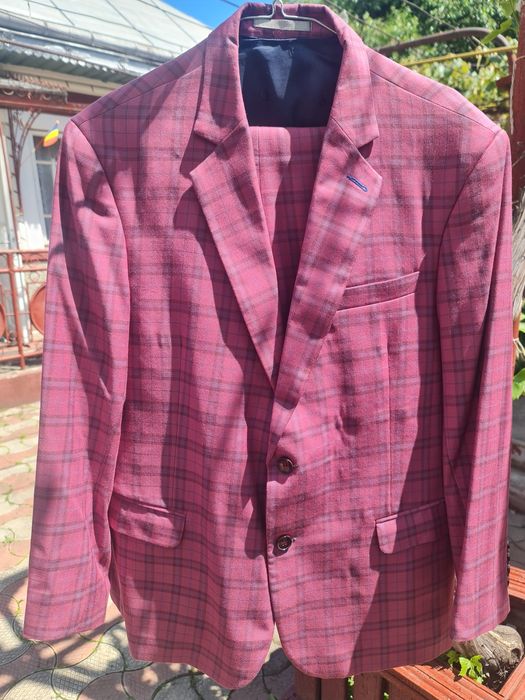 Costum făcut la comanda-3 piese