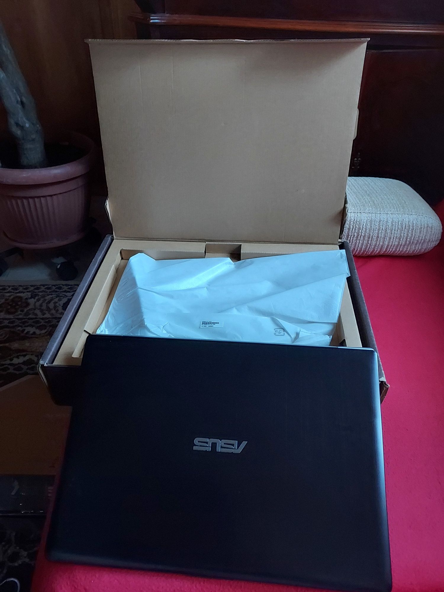 Laptop Asus Vivobook S300c cu touchscreen