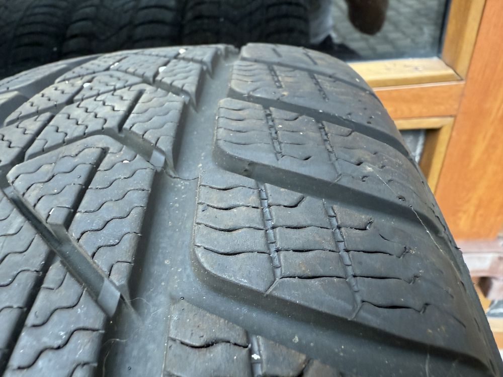 4бр. Отлични Зимни Гуми С Борд 205/60R/16 -PIRELLI- DOT:4423-7.6м+4.6м