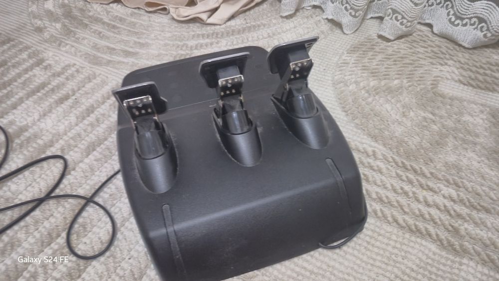 Volan logitech g923 in garantie