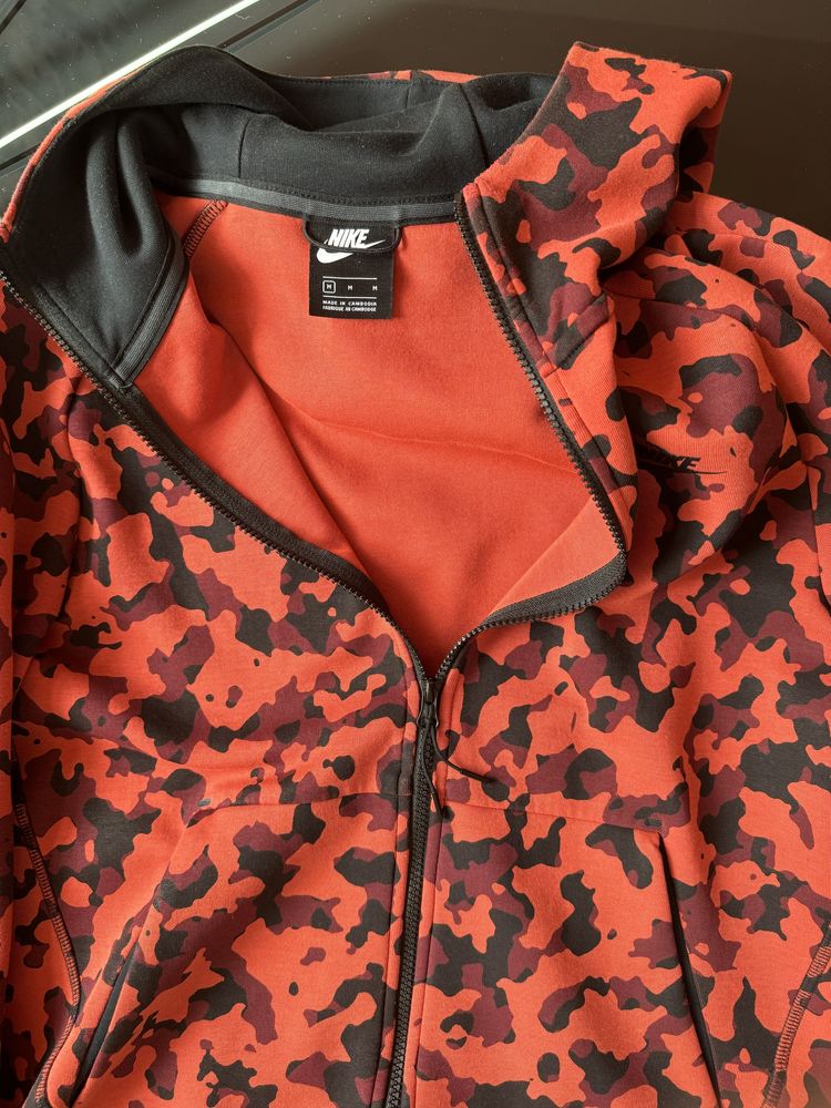 vand tech fleece camo red