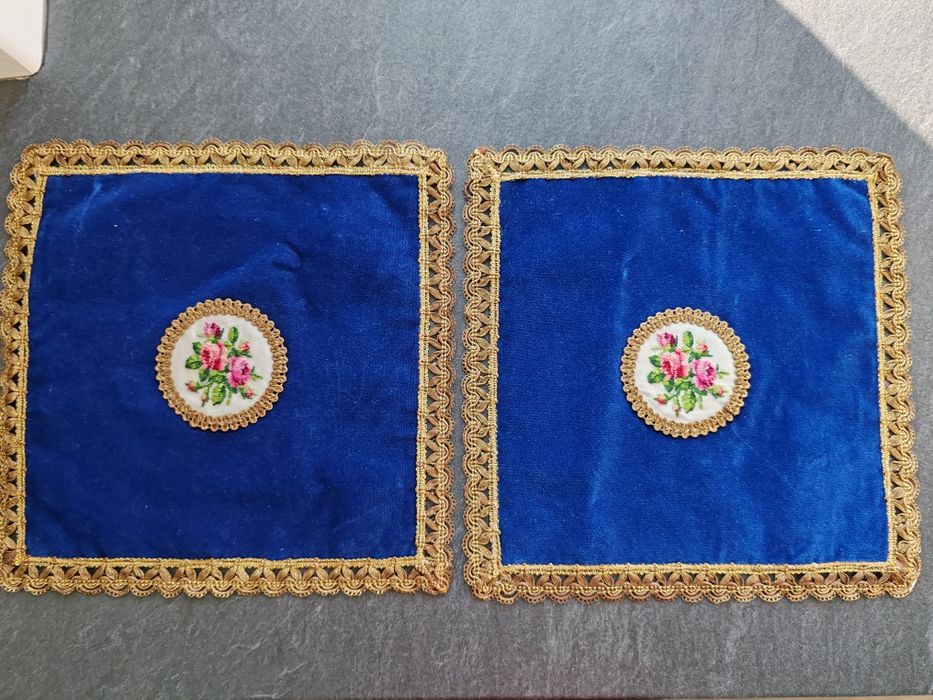 Catifea  si  broderie ,  handmade pentru vitrina