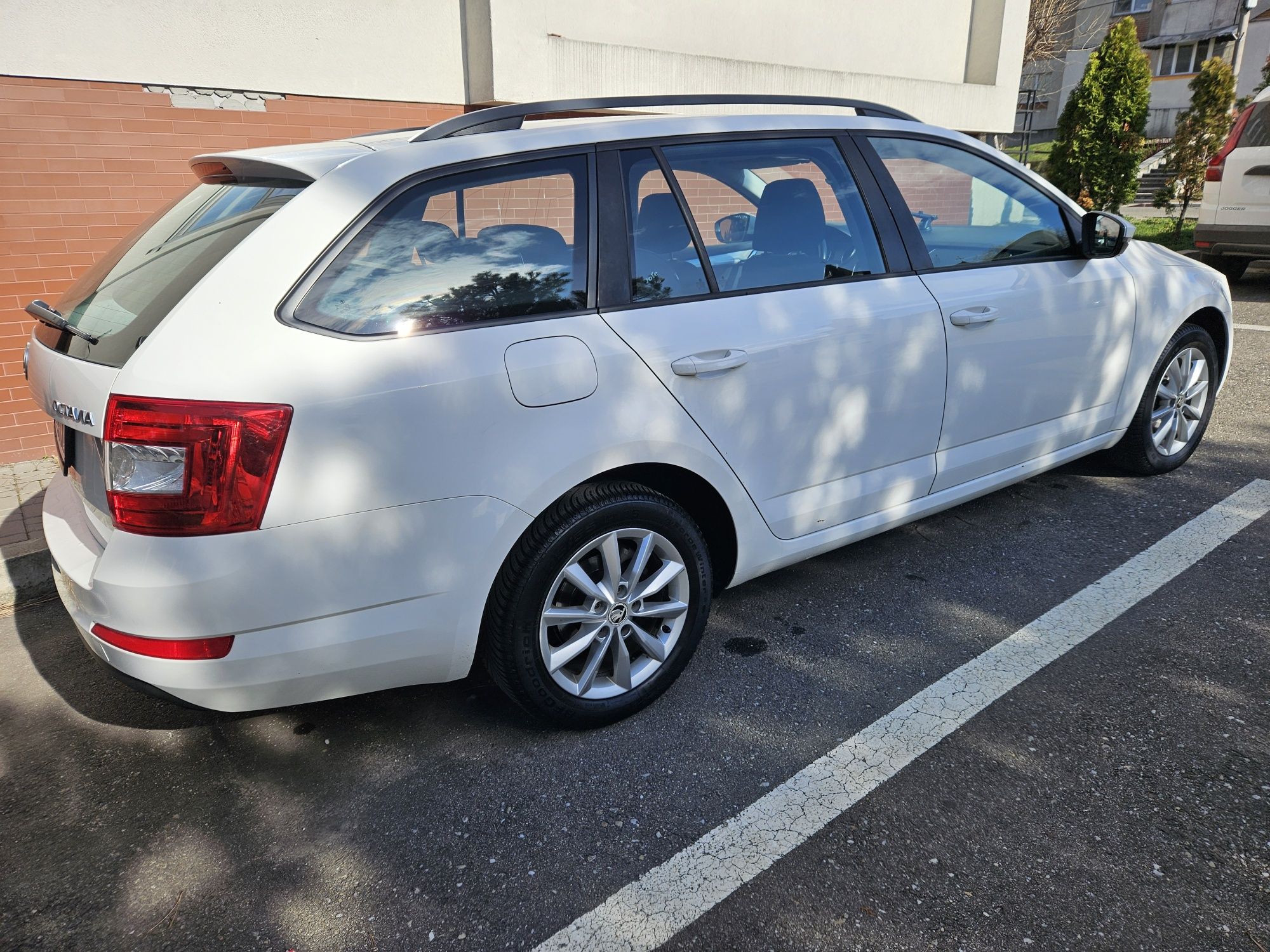 SKODA OCTAVIA III 1.6 TDI - 105 CP, anul 2015