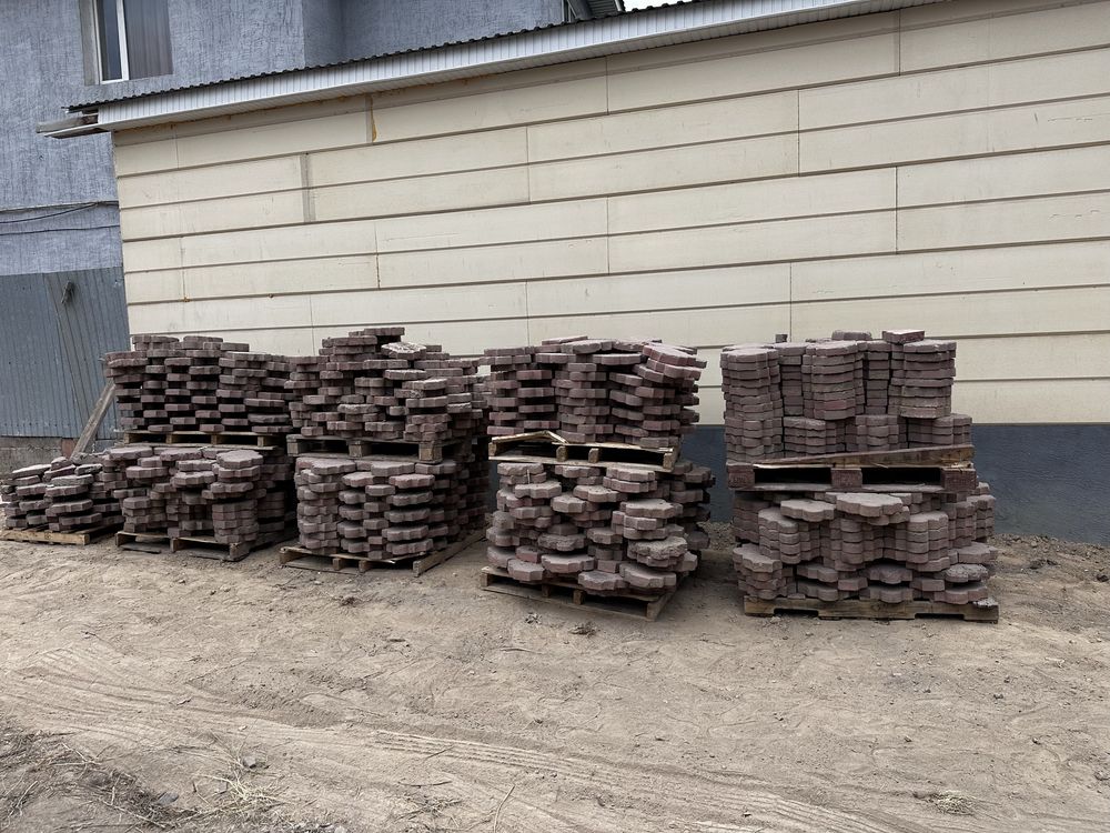Брусчатка 11 паддонов 180-200 квадрат метров