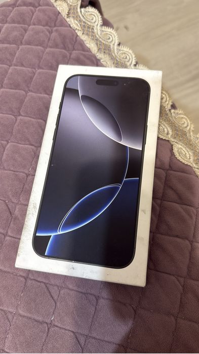 Продаю Айфон 16 про макс