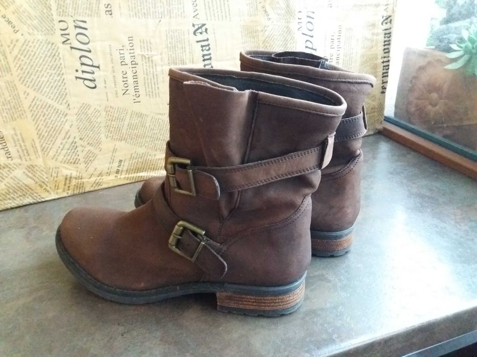 дамски ботуши,зимни обувки,боти,кубинки номер39