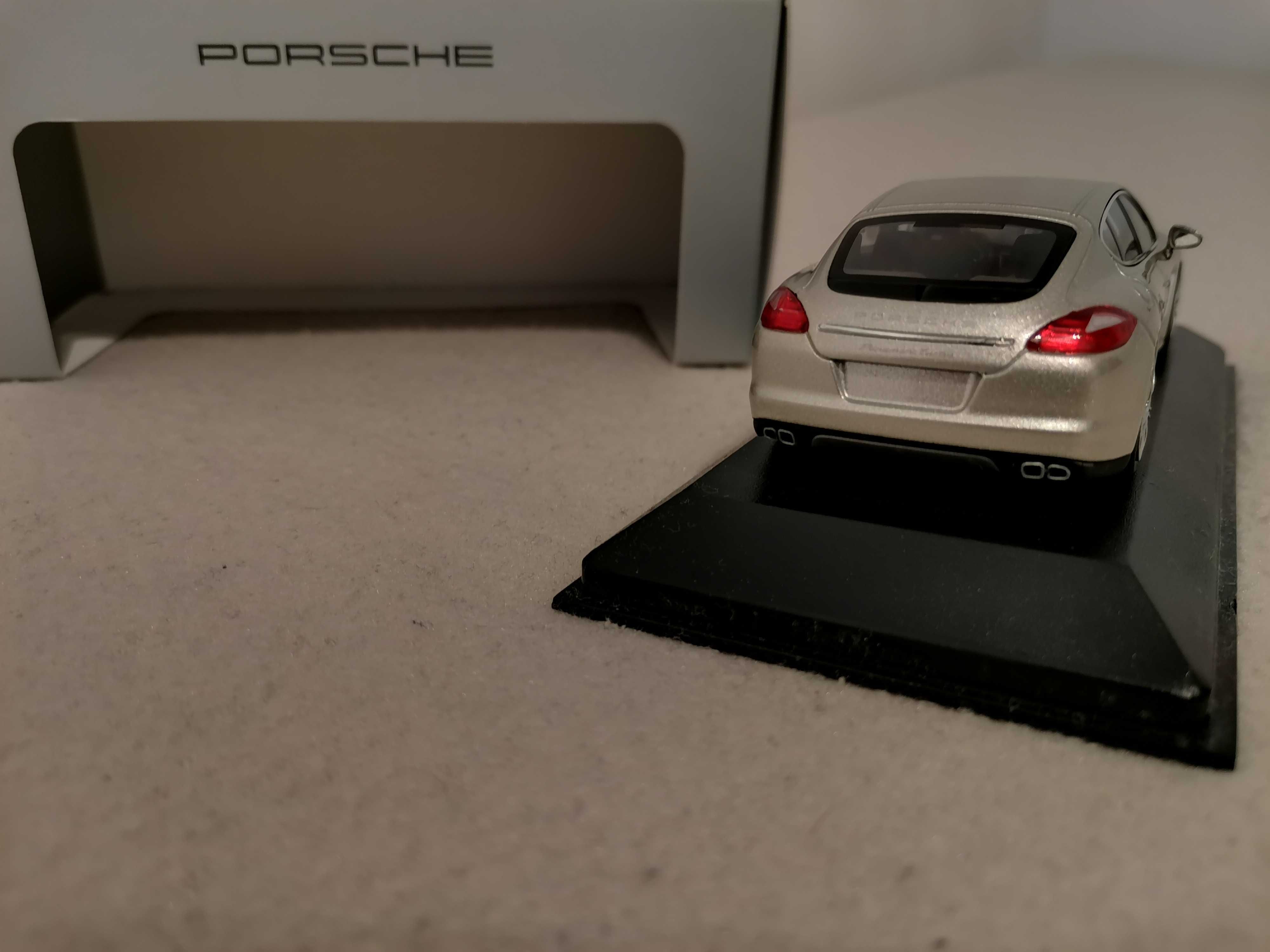 Продавам умален модел на Porsche Panamera Turbo в мащаб 1:43