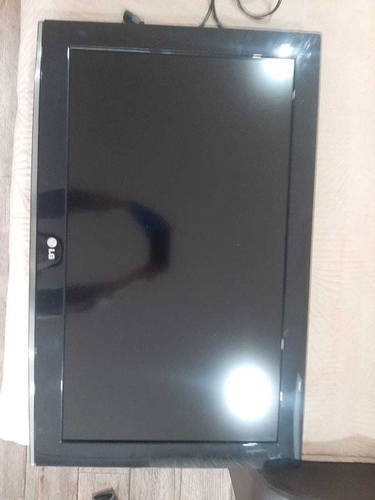 Телевизор LG 32 диогональ