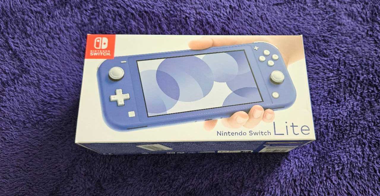 Consola Nintendo Switch Lite Blue + Joc Pac-Man - noua, sigilata