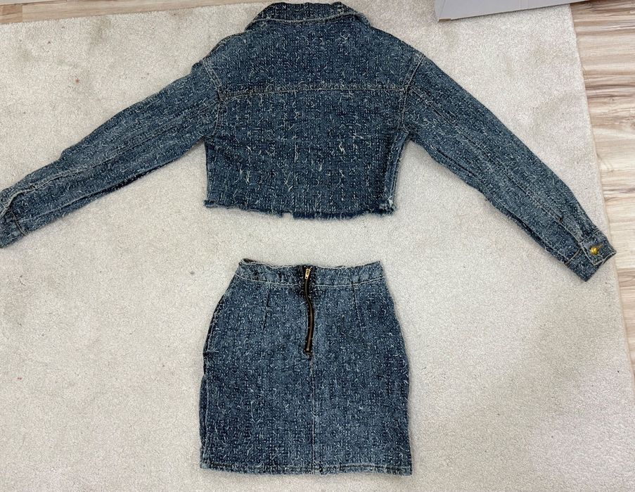 Дамски дънков комплект с пола и яке