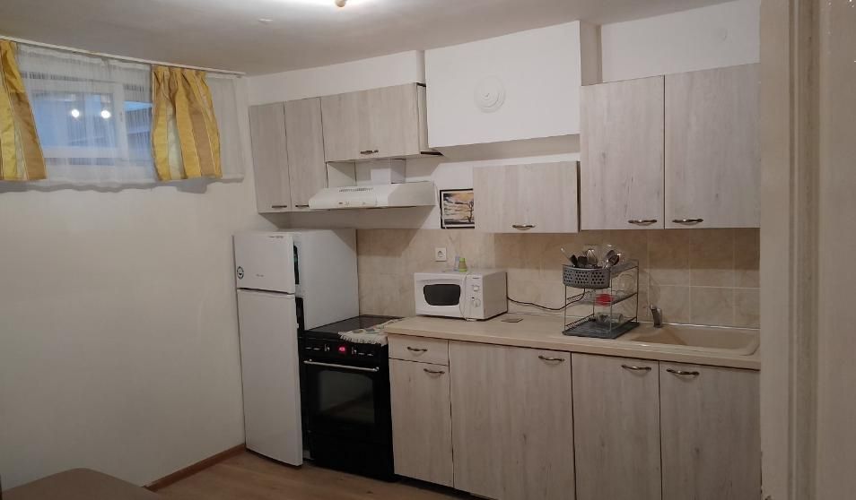 Дава се под наем Двустаен апартамент в Пловдив, Център - 50 кв.м за 350 € - Снимка #1