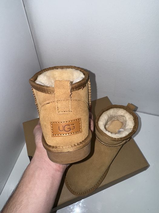 vand ghete UGG mini