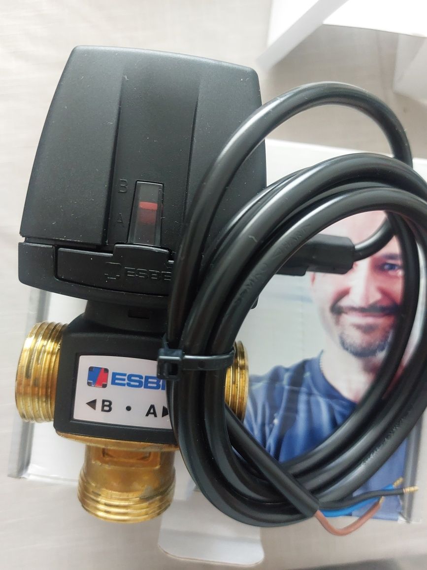 Vând vană cu electromotor 3 căi