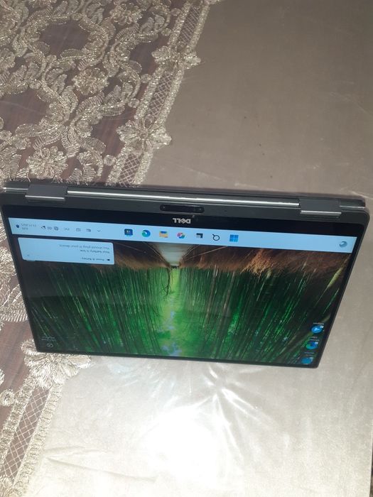 Noutbuk sotiladi 13.3 ekran sensor Planshet ham buladi