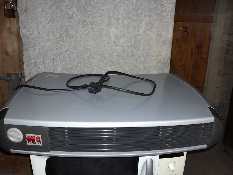 Калорифер\ конвектор/за топъл въздух.