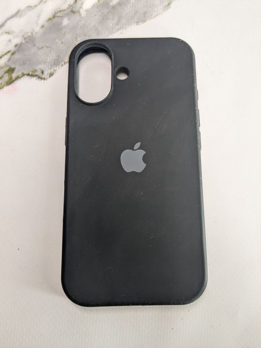 Оригинальный чехол для iPhone 16