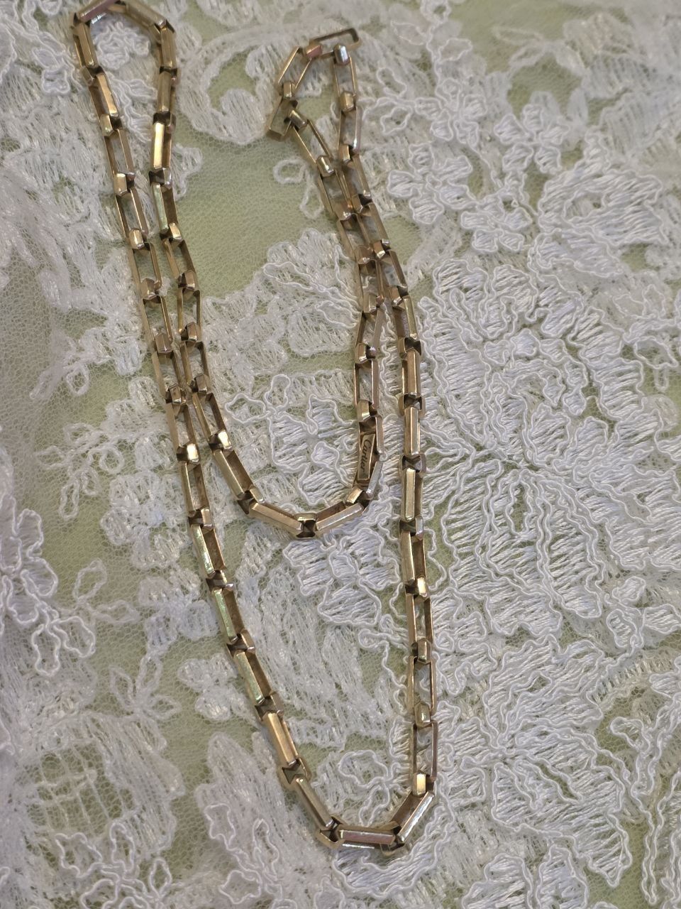 Продам золотую цепь Cartier 585 пробы вес 50 грамм.