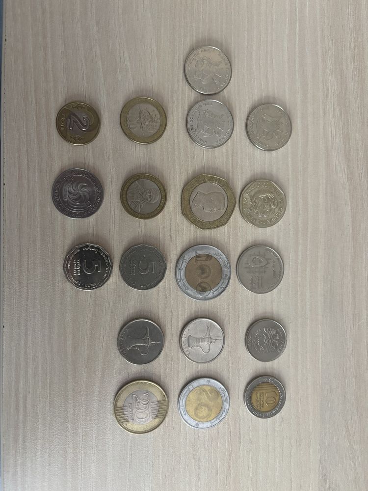 Продавам монети от цял свят