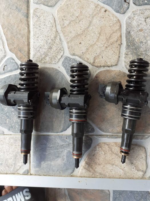 Injector audi a4 131cai  awx