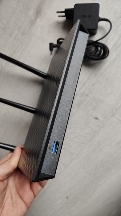 Router wireless ASUS RT-AC66U B1 Gigabit Dual Band AC1750 USB 3.0