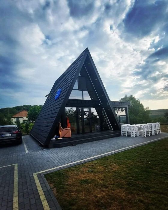 Executam cabane din lemn A-frame