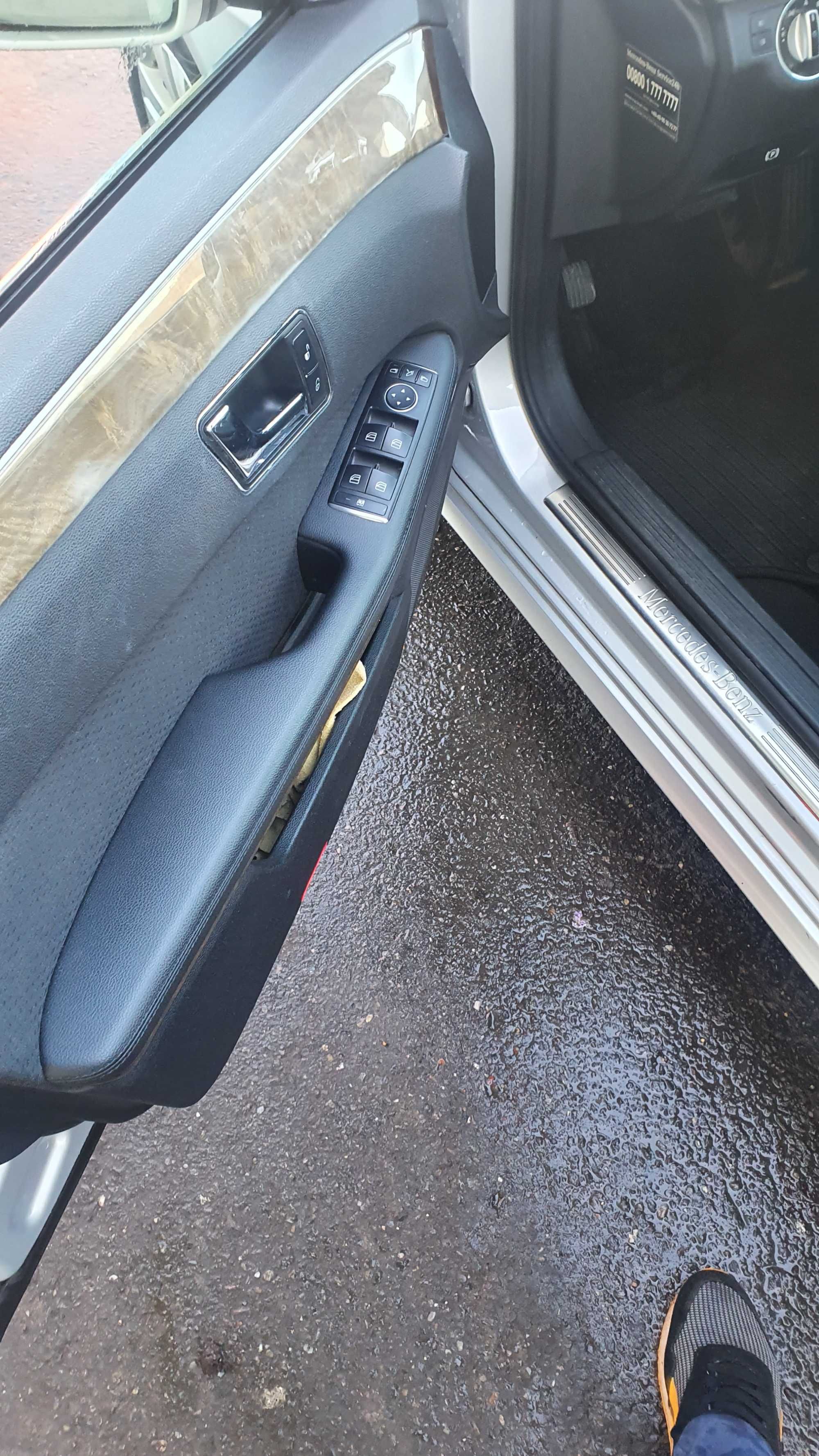 Vând Mercedes e250