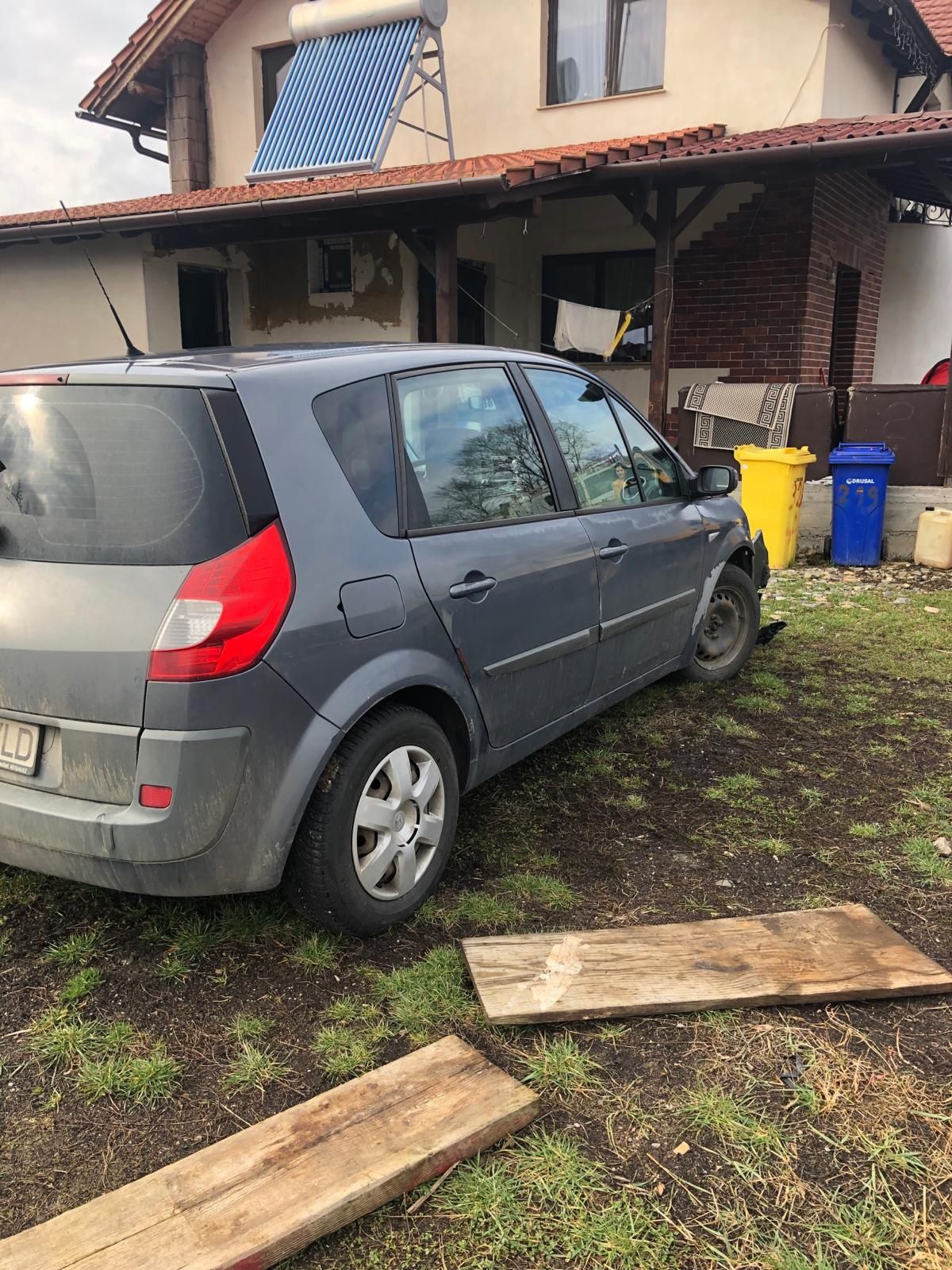 Renault Scenic 2 avariat