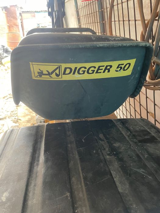 Miniexcavator cățărător planuri înclinate