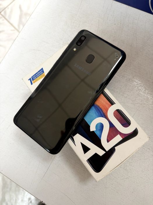 Samsung A20 3/32gb