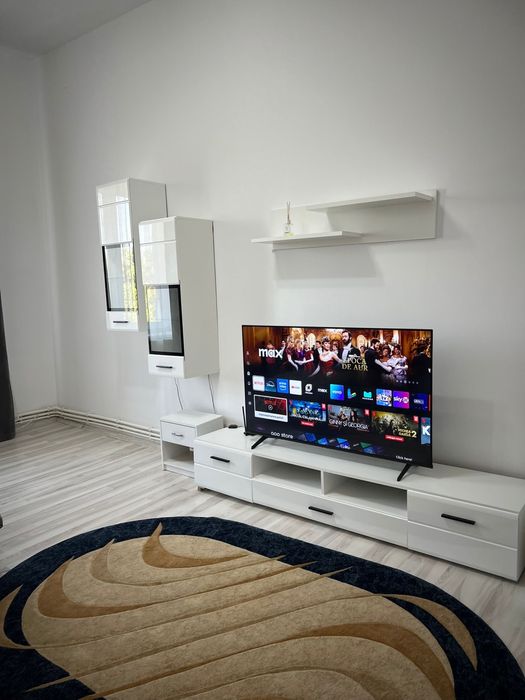 Inchiriez apartament 2 camere decomandate Centru