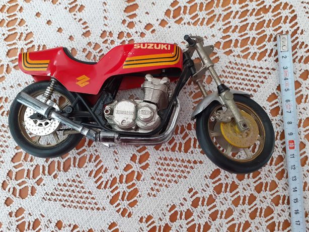 Motocicleta Suzuki vintage jucarie produsa in Spania