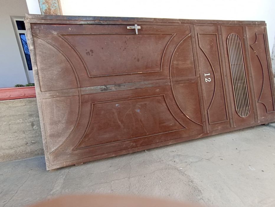 Дарвоза сотилади