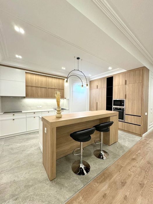 Продается 3х ком квартира в новостройке, ор-р: Джентльмен Паб, 133 м²