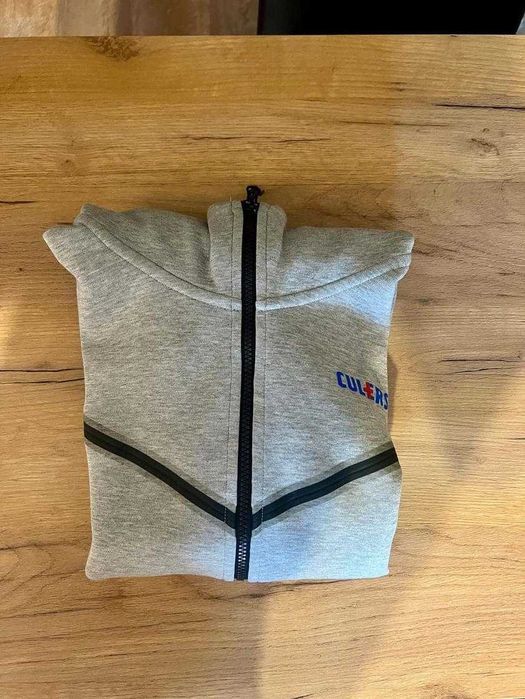 Nike tech fleece
