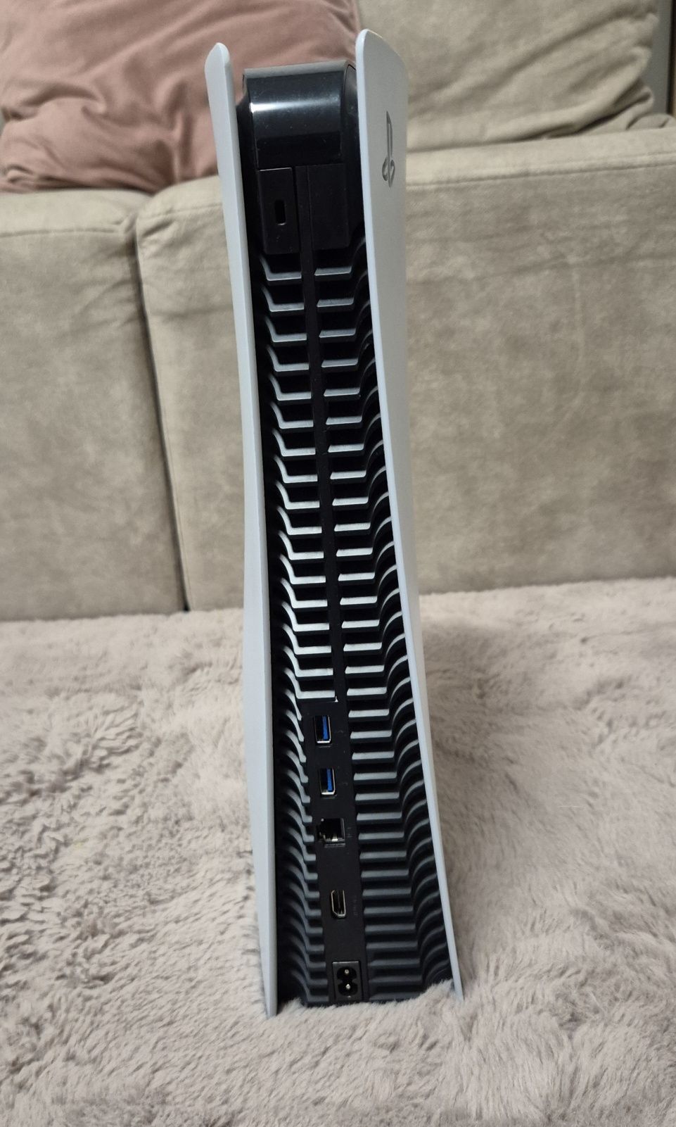 vând consola ps5