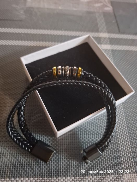 Мъжка кожена гривна