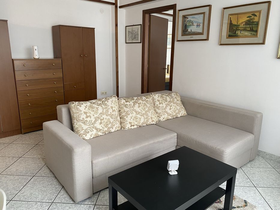 Inchiriez apartament