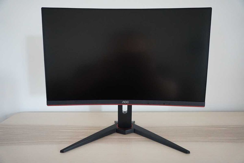 Monitor Gaming Curbat AOC 24'' 144HZ