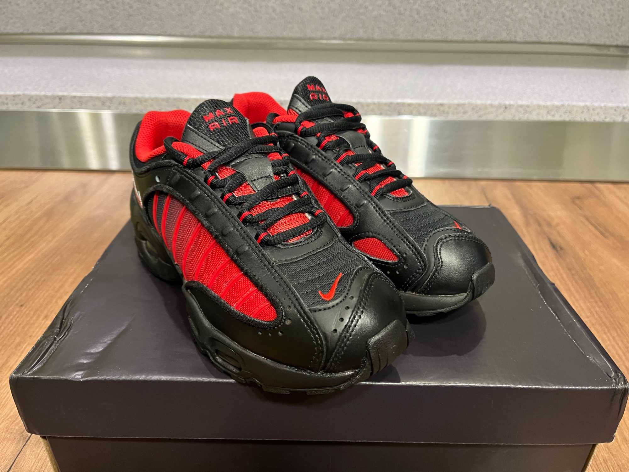 ОРИГИНАЛНИ *** Nike Air Max Tailwind IV University Red