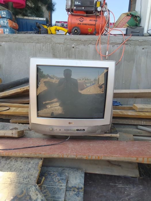 Продам телевизор