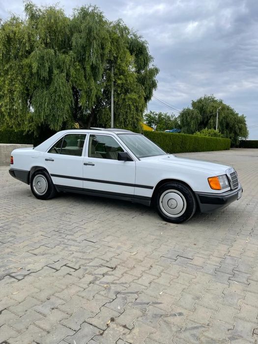 Mercedes Benz W124