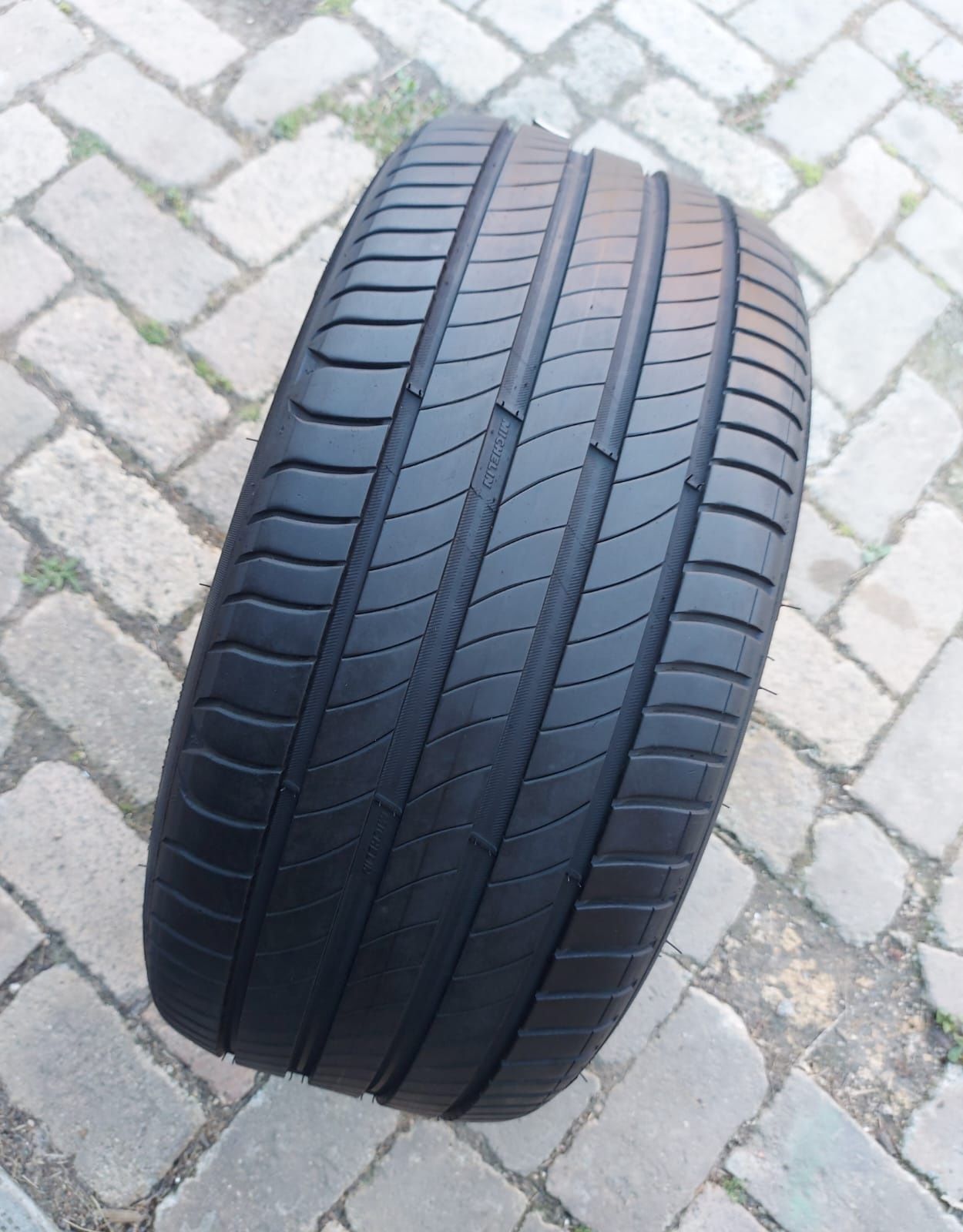 O bucată 275/245 40 R18 vară - una Pirelli Michelin Fulda