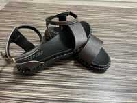 Дамски сандали черно със сребристо