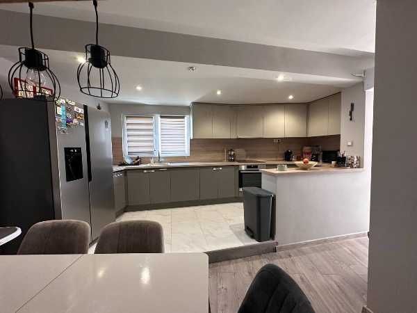 Продава се Тристаен апартамент в Пловдив, Гагарин - 138 кв.м за 1334 €/кв.м - Снимка #4