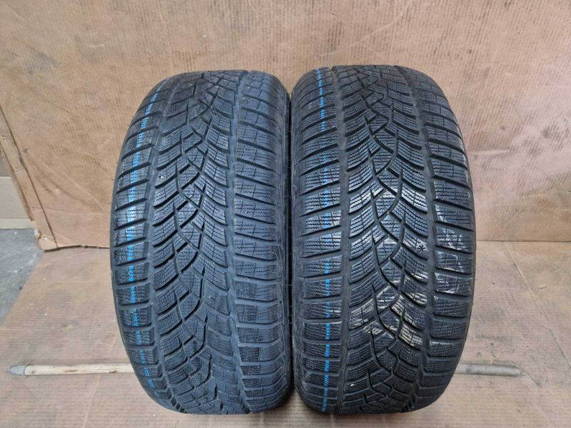 2 Goodyear R17 235/50 Anvelope de iarnă DOT4319