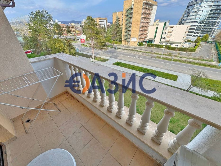 Продава се Двустаен апартамент в к.к. Слънчев бряг - 56 кв.м за 1367 €/кв.м - Снимка #8