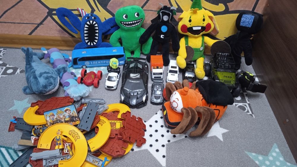 Пакет игрушек продам